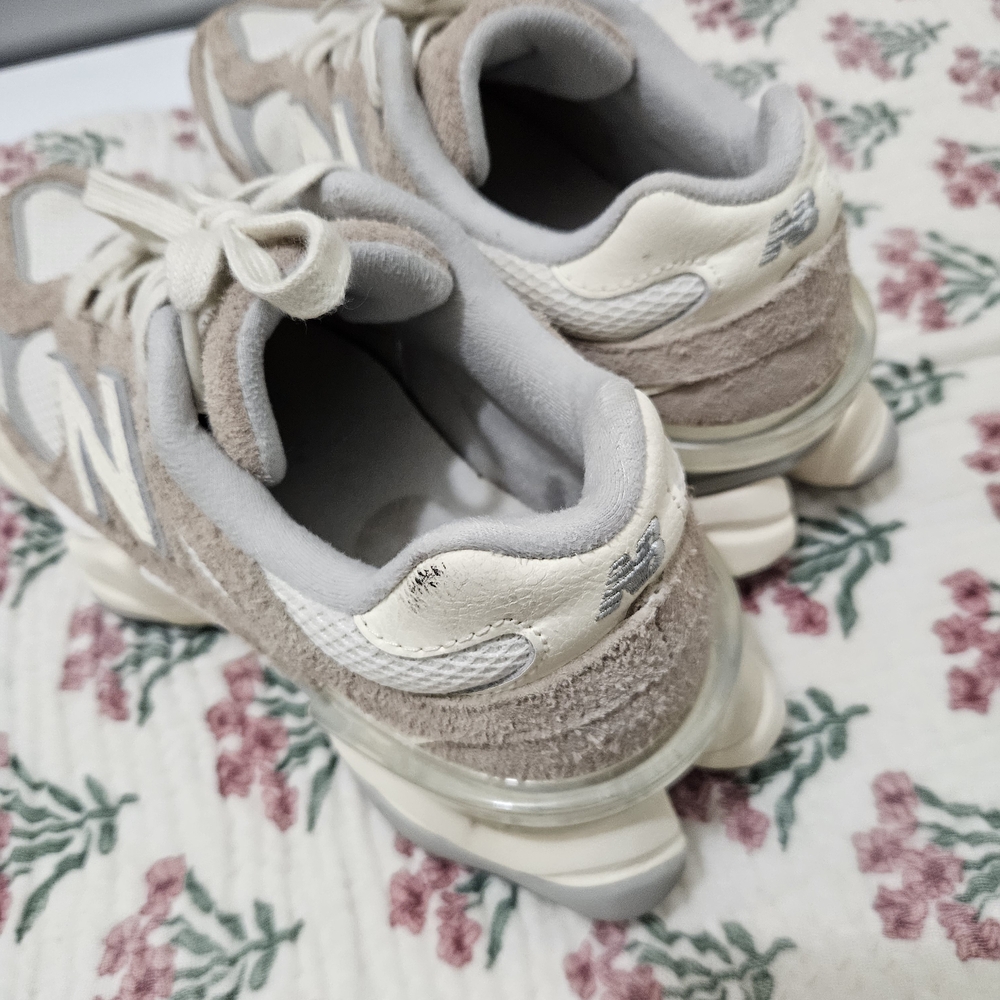 New Balance 9060 - Picture 4 of 8